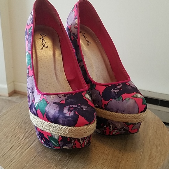 High-Heel Pumps - Picture 2 of 4